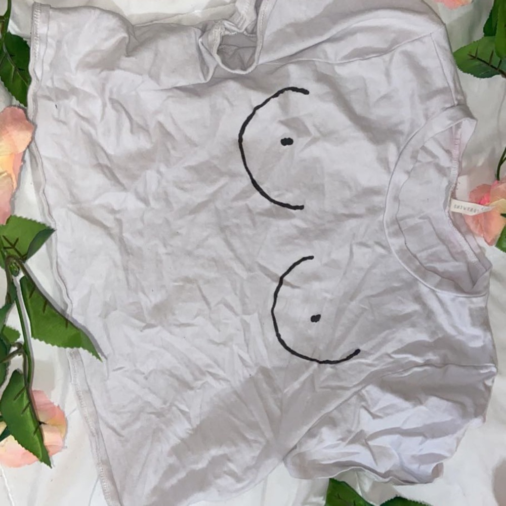 White crop top  b00bie shirt 🤍